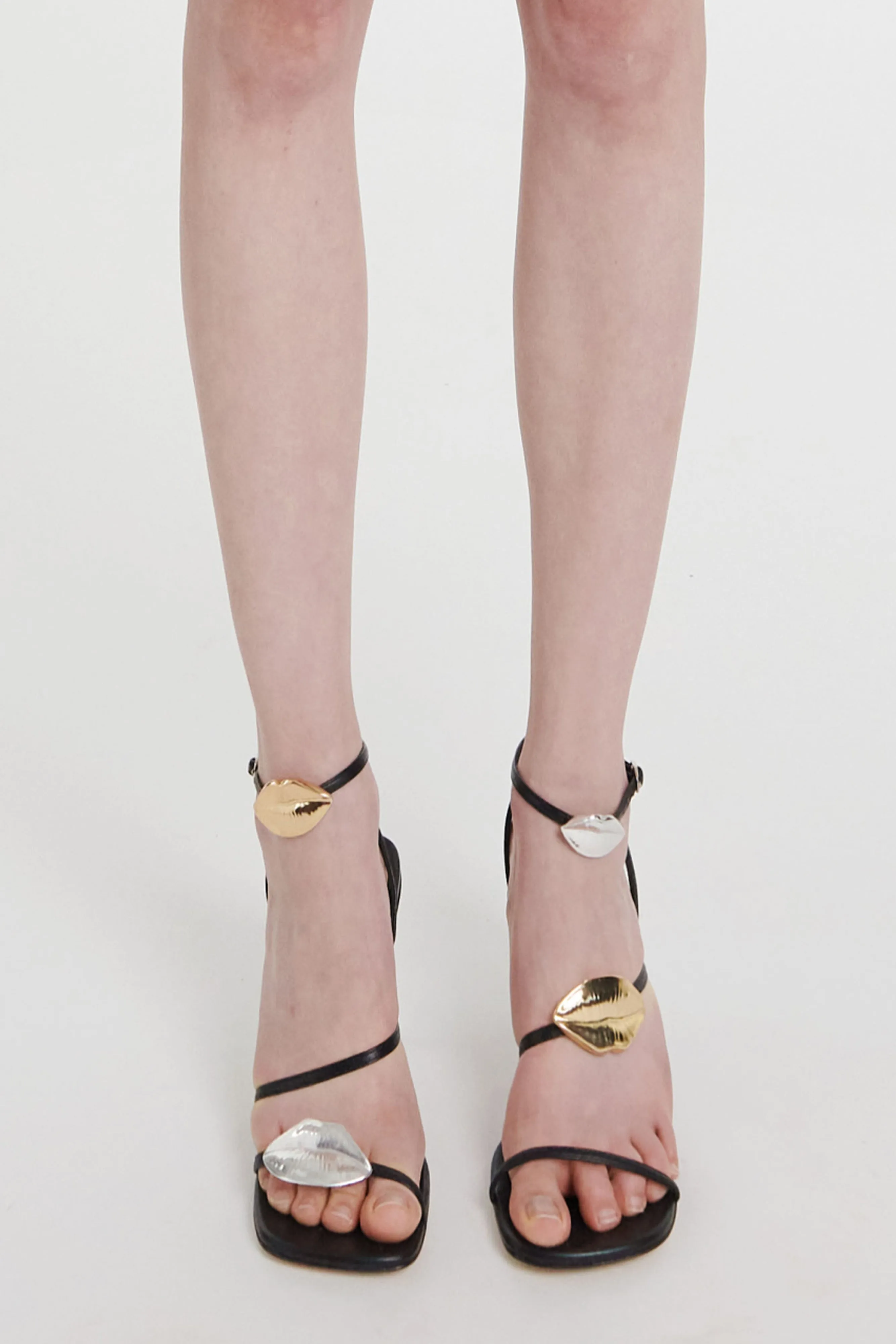 Beta Kiss Metallic Round Toe Sandal With Lip Black Silver Gold