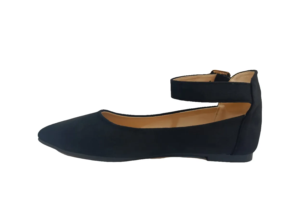 Flat buckle shoes